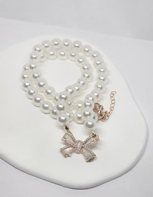 Faux Pearl Bow Necklace